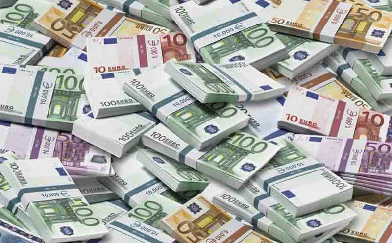 На зарплати вчителям: Україна отримає від Італії €200 мільйонів безвідсоткового кредиту