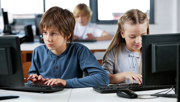 «Інформатика NewG»: у двох волинських школах по-новому вивчатимуть інформатику