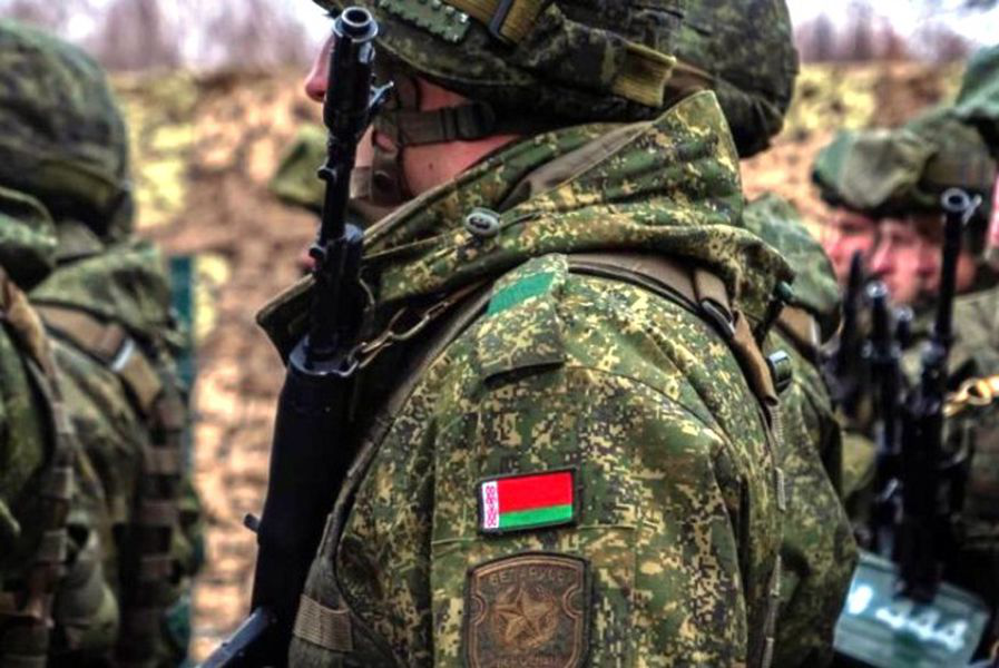 Мінімум до 31 липня: у Білорусі продовжили термін військових навчань (відео)
