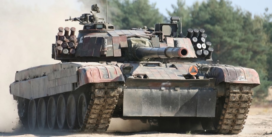Польща передала танки PT-91 – вони вже в Україні