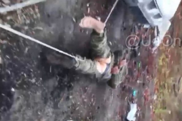 Кастрованого ножем українського полоненого застрелили і тягли по землі