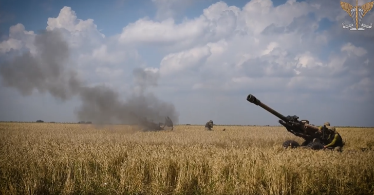 Десантники показали, як британські гаубиці нищать окупантів на Херсонщині (відео)