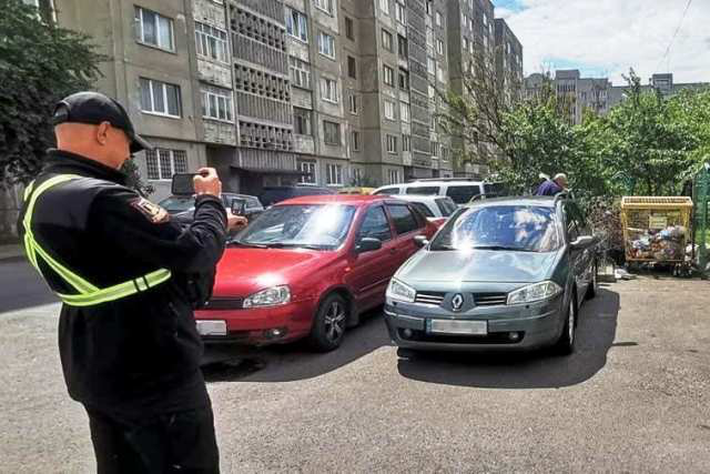 Порушники правил паркування у Луцьку сплатили штрафів на 3 мільйони