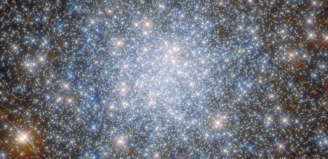 Телескоп «Хаббл» сфотографував скупчення із мільйонів стародавніх зірок