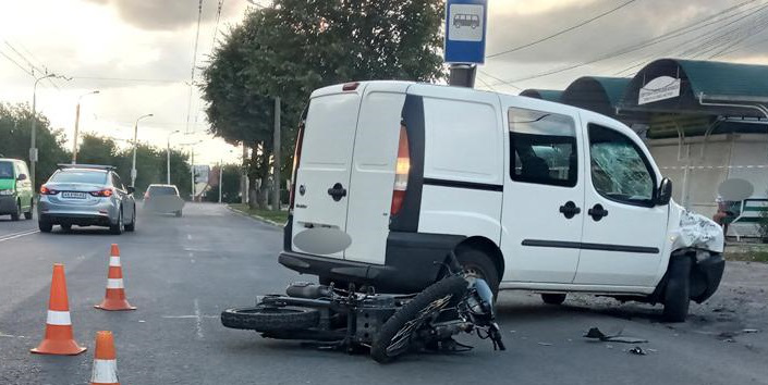 У Луцьку внаслідок ДТП постраждав 17-річний мотоцикліст (фото, відео)
