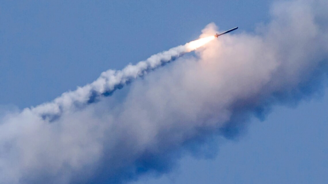 Ворог завдав ракетного удару по військовому аеродрому на Житомирщині