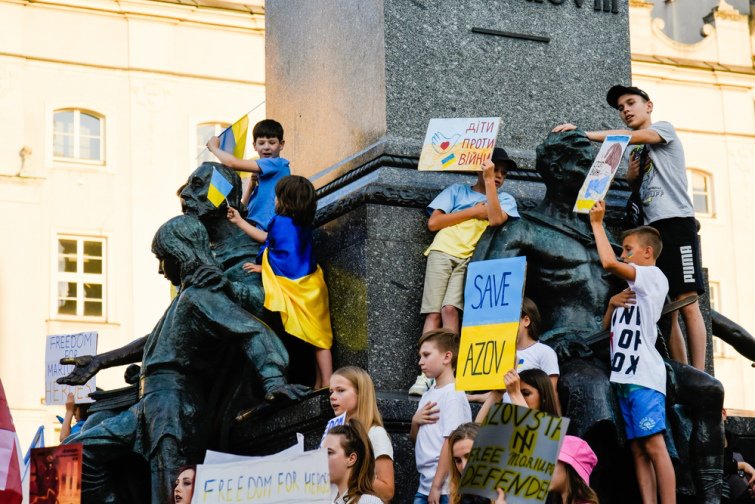 У День Незалежності українців просять виходити на мітинги за кордоном: список акцій