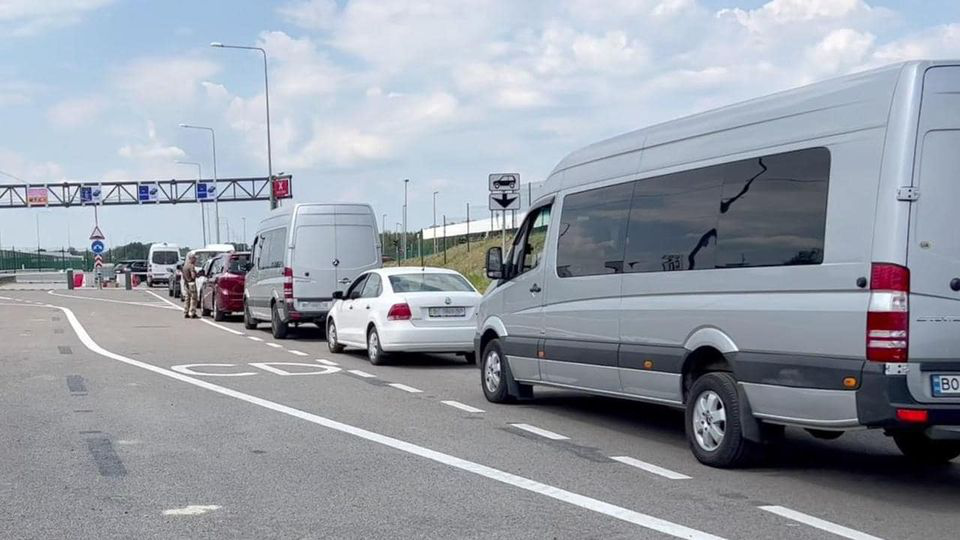 На кордоні з Польщею тимчасово не працює пункт пропуску «Краківець»