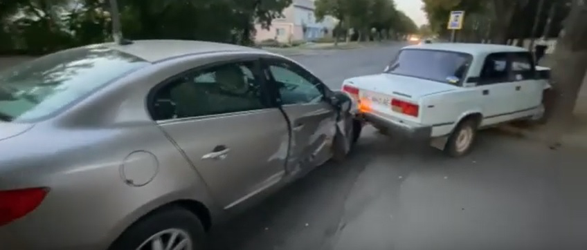 У Луцьку на Стрілецькій не розминулися автівки (відео)