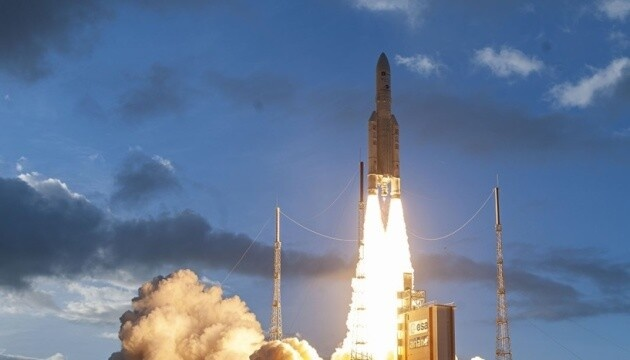 Французька ракета Ariane доставила на орбіту найбільший супутник зв'язку Eutelsat