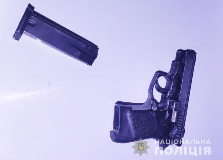 У жителя Володимира виявили пістолет в кишені