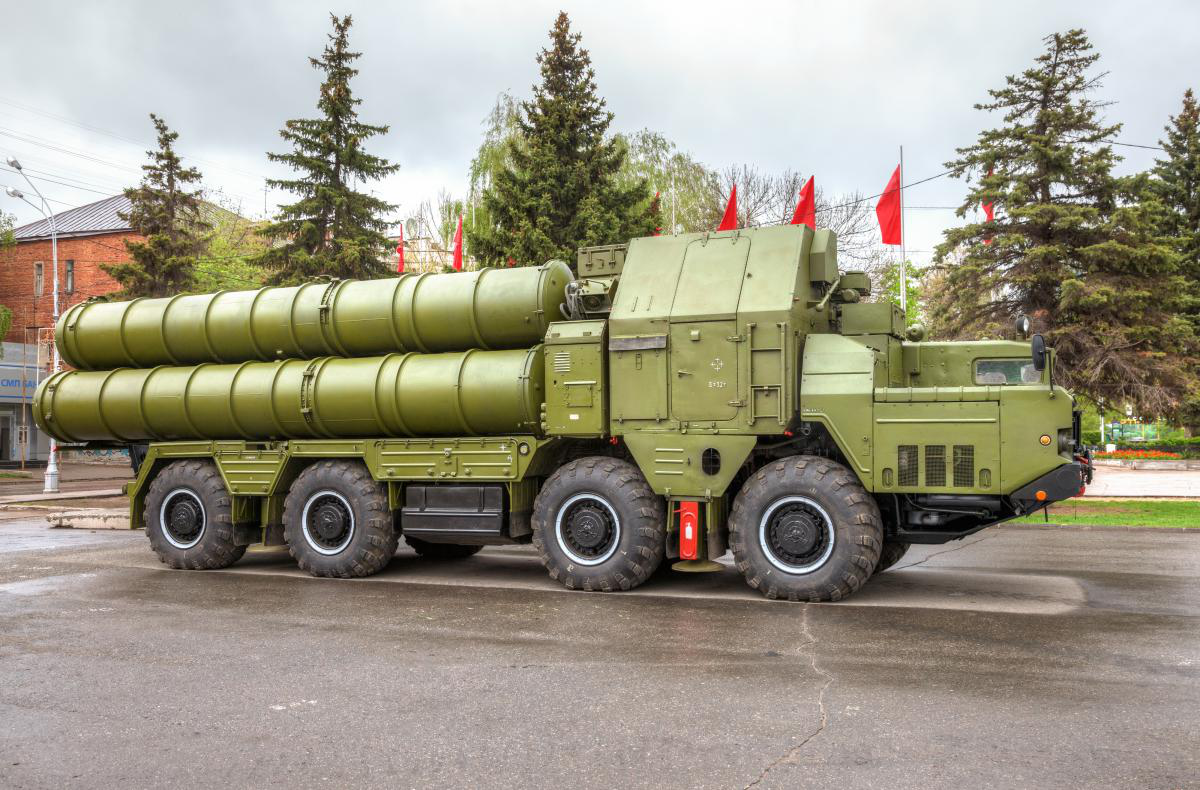Росія перемістила значну кількість зенітних ракет із санкт-петербурга на фронт (відео)