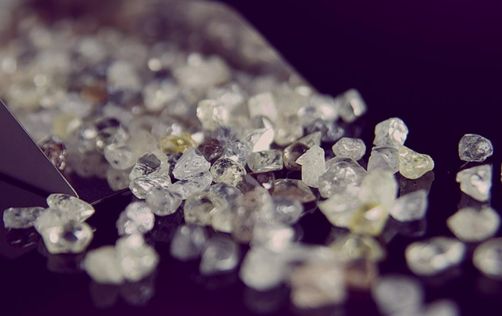 У надрах Землі вчені виявили «фабрику алмазів», яка працює вже мільярди років