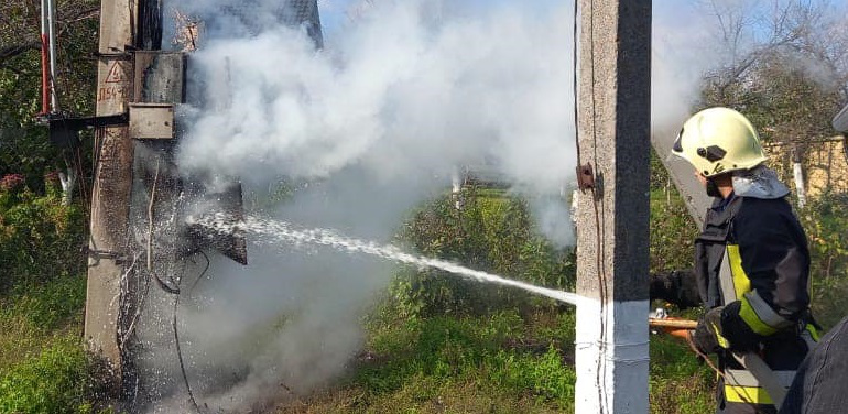 У Гаразджі пожежники залили водою електрощитову (фото, відео)