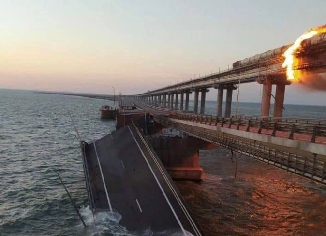 Глава МЗС Естонії привітав «українські спецслужби» з вибухом на Кримському мосту