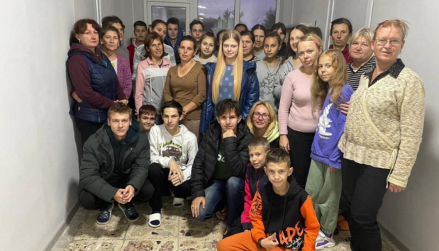 Україна повернула додому 37 депортованих росією дітей