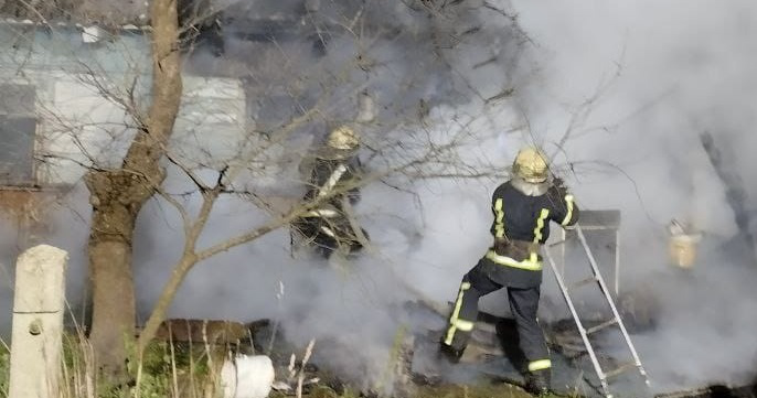 Будинок врятували: на Ковельщині вогонь знищив майно волинян (фото)