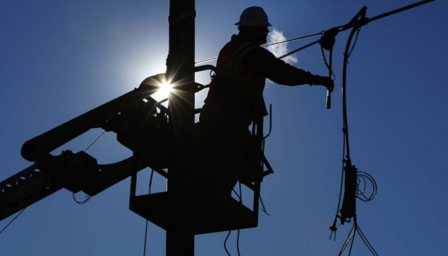 Електропостачання вже відновили для 4 тисяч населених пунктів – прем'єр