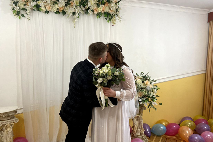Познайомились на службі: у Луцьку одружилась пара нацгвардійців (фото)