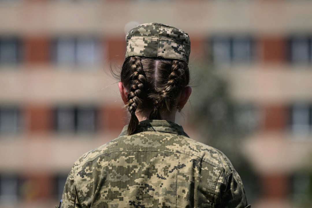 Зеленський підписав закон про добровільний військовий облік жінок