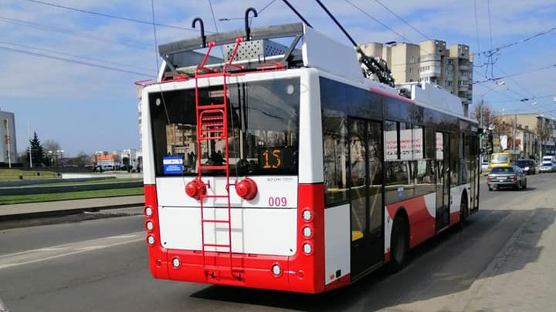 Частина міста знеструмлена: як у Луцьку їздять тролейбуси