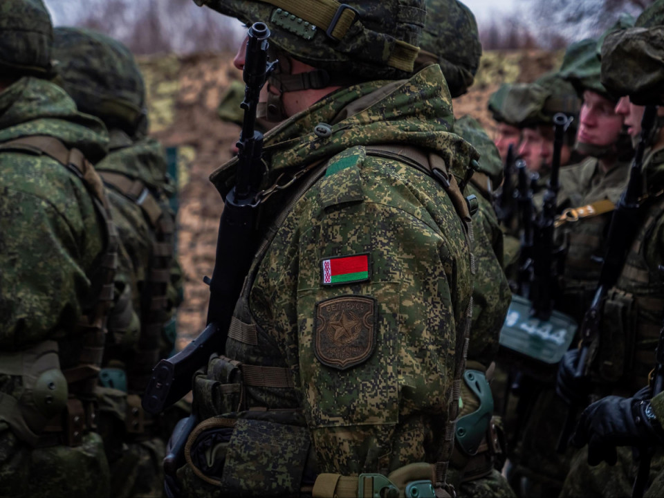 Мінімум до 14 листопада: в Білорусі продовжили військові навчання