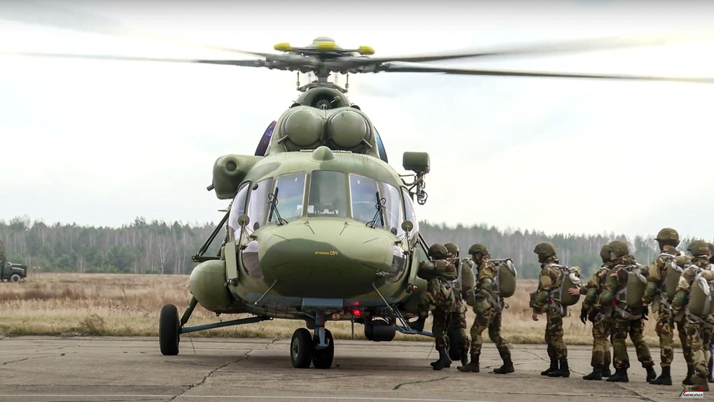 Мінімум до 28 листопада: в Білорусі знову продовжили військові навчання