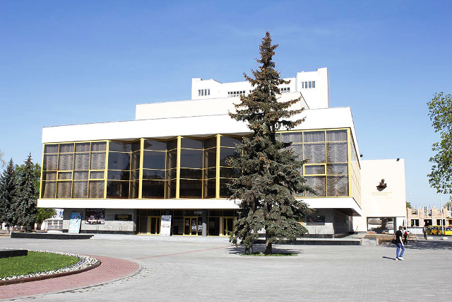 Волинський драмтеатр підготує 5 прем'єр та відкриє додаткову сцену
