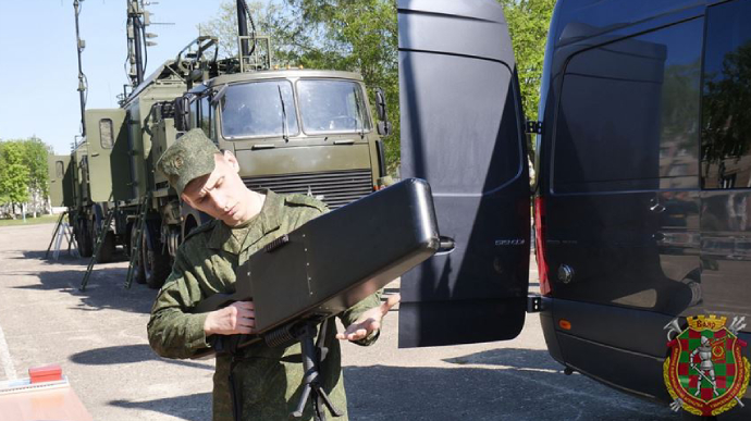 Прикордонники розповіли, як білоруські РЕБ полюють на українські дрони