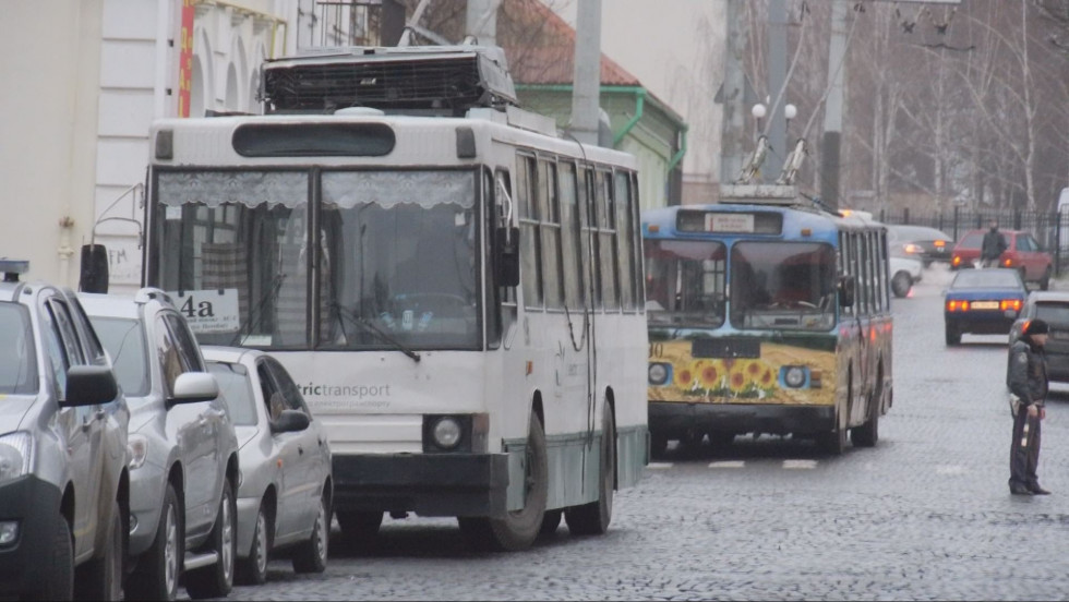 У Луцьку зупинили електротранспорт через знеструмлення міста