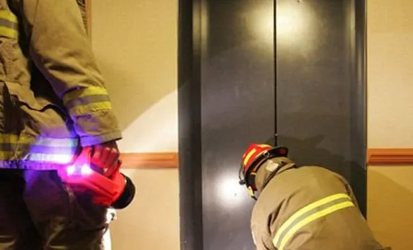 Знеструмлення у Луцьку: в ліфтах за день застрягли три десятки людей
