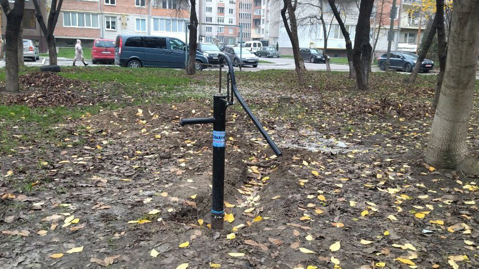 У міськраді пояснили, чому у Луцьку не відновлять роботу колонок для забору води