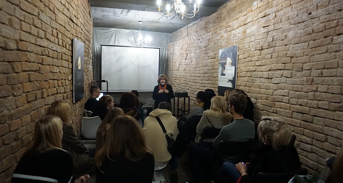 У Луцьку відбувся літературний вечір Ади Роговцевої «Стежками Лесі Українки» (фото)