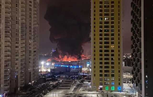У Москві – масштабна пожежа: горить торговий центр