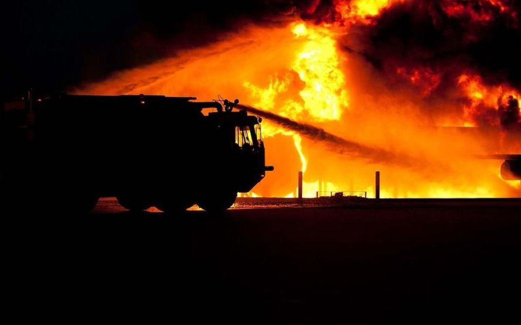 У Санкт-Петербурзі – пожежа на території машинобудівного заводу (відео)