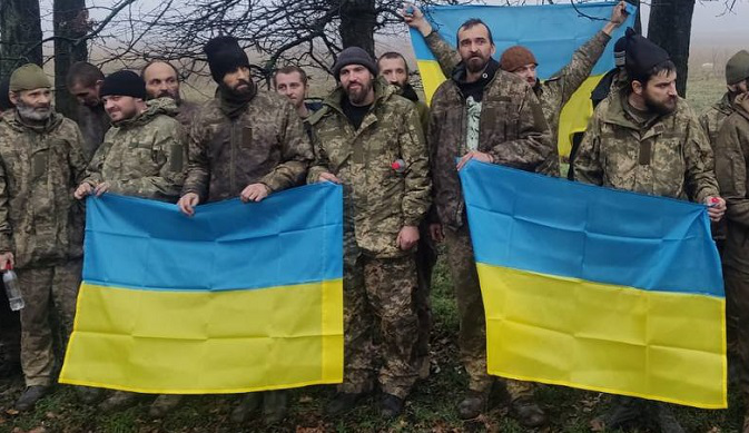 Україна повернула з полону 64 воїнів ЗСУ і громадянина США (фото, відео)