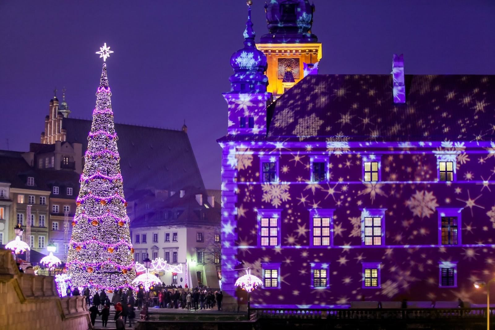 У Варшаві відмовились від новорічних заходів та феєрверків на знак солідарності з Україною