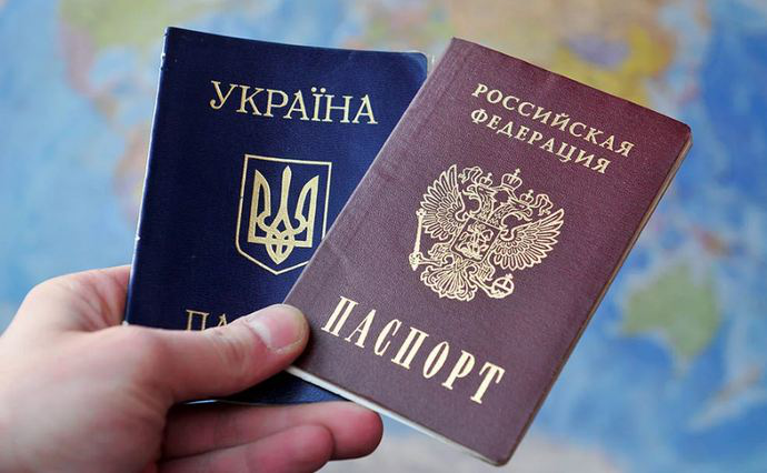 На тимчасово окупованих територіях росія пришвидшено видає свої паспорти