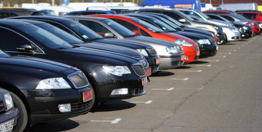 Українці торік придбали вдесятеро більше вживаних авто, ніж нових