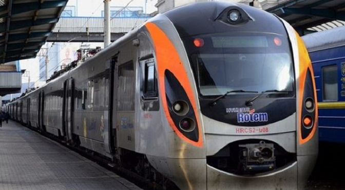 До кінця року всі потяги Інтерсіті  матимуть Wi-Fi від Starlink, – Камишін