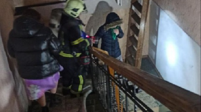 Вночі під Луцьком горів будинок – постраждали двоє дітей (фото, відео)