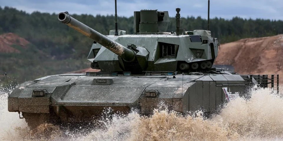 Для пропаганди: росія планує перекинути в Україну найновіші танки «Армата»