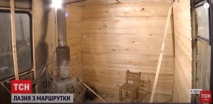 В Одесі старий «Богдан» перетворили на пересувну лазню для захисників (відео)