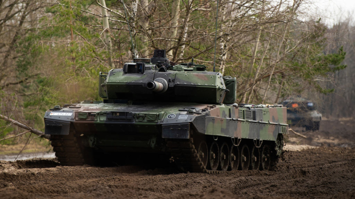 Міноборони Чехії заперечило інформацію про готовність передати Україні танки Leopard 2