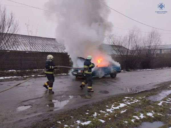 У Любомлі загорівся автомобіль (фото, відео)