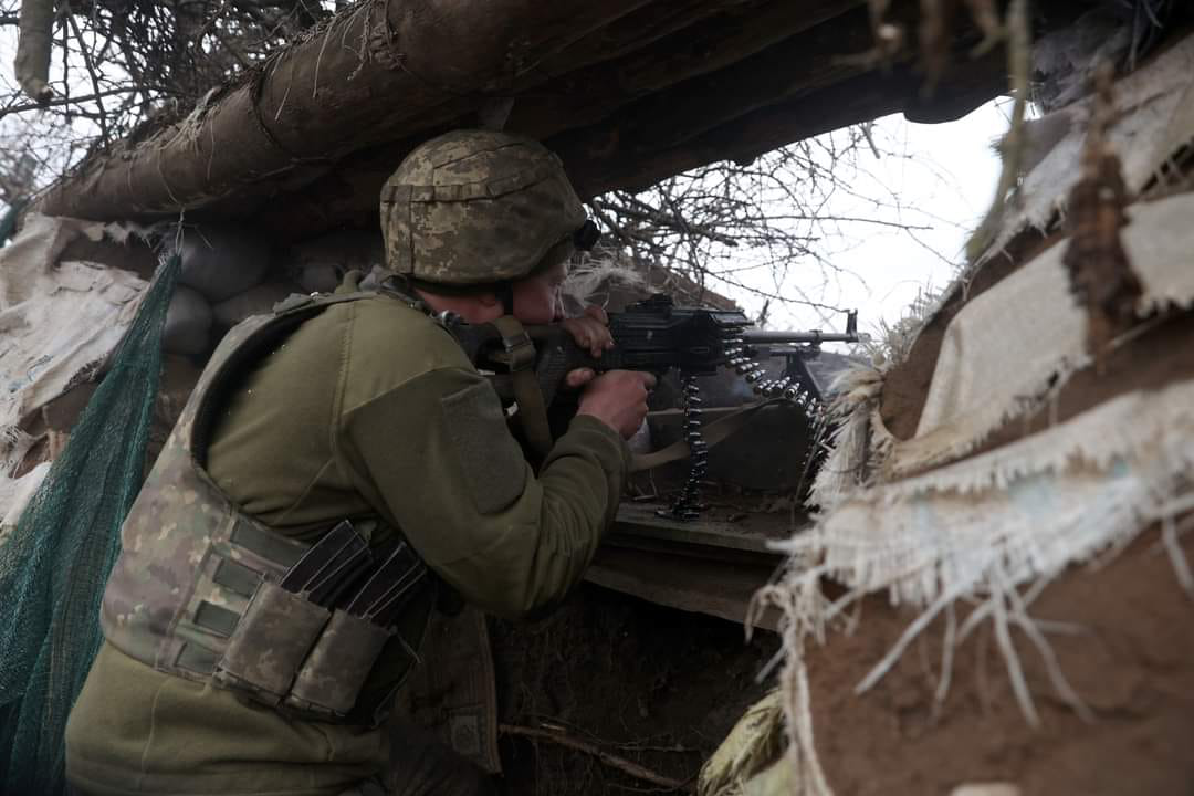 Сили оборони відбили ворожі атаки біля 12 населених пунктів, – Генштаб