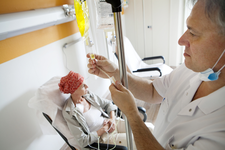 Онкохворі можуть отримати безкоштовну хіміотерапію: куди звертатись