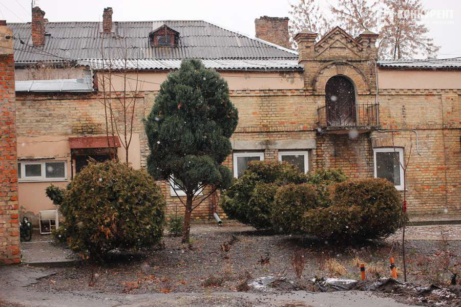Може впасти балкон: приміщення Гостинного двору Прейзлерів у Луцьку потребує ремонту