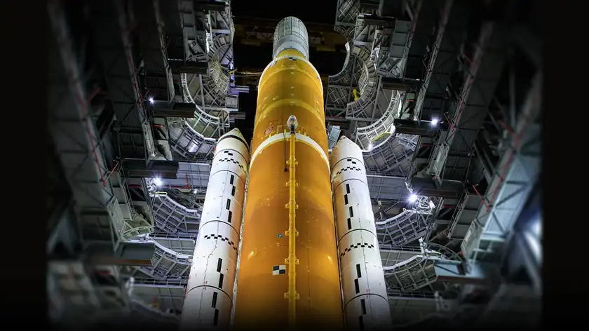 NASA представило процес складання ракет для пілотованої місії до Місяця