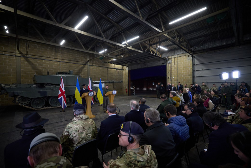 Україна і Британія погодили постачання далекобійної зброї, – Офіс Президента